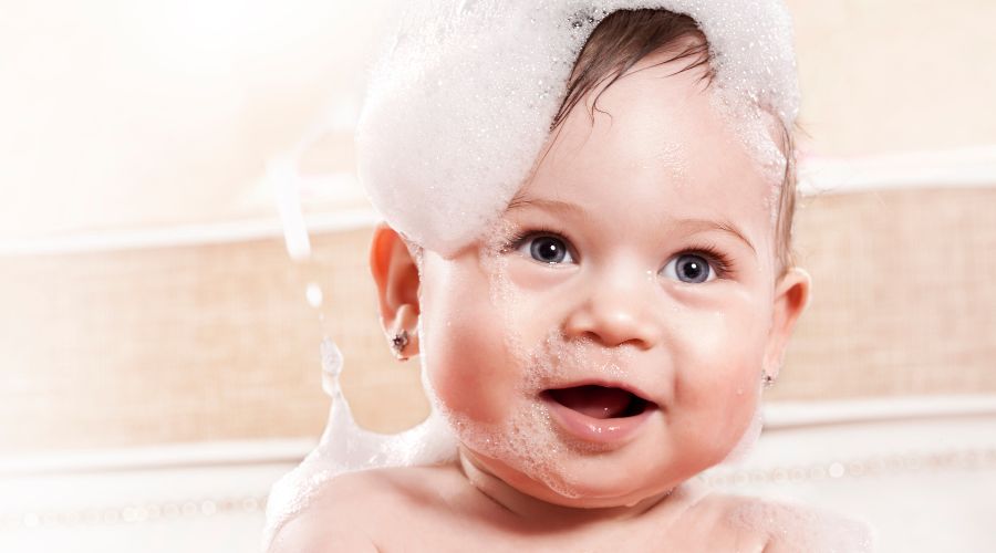 Tratamiento crema y champú para la dermatitis seborreica en bebés